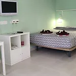 펜션 Cozy Studio, Wifi Free Pool View *