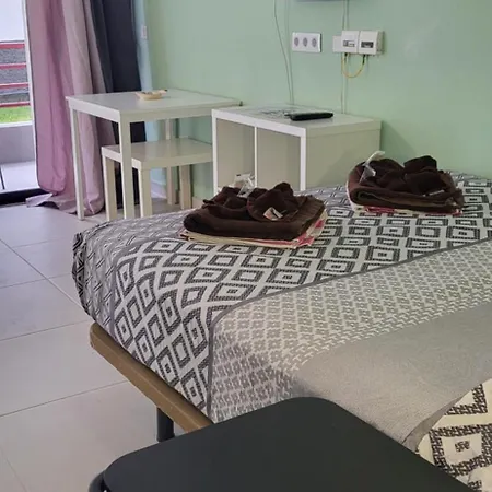 Holiday home Cozy Studio, Wifi Free Pool View