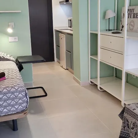Cozy Studio, Wifi Free Pool View Playa de las Americas (Tenerife)